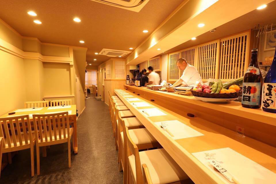 大阪 北新地の料理店が多数自粛休業。 拡散防止と安全を願う。