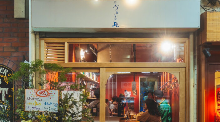 【神戸特集vol.14】元町「小鳥舎はなひげ」「炭 ゔぁる原」「カサ・ペケーニョ」並び3軒で楽しむ神戸の夜。店の色は店長から。