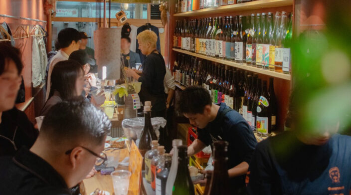 【神戸特集vol.14】元町「小鳥舎はなひげ」「炭 ゔぁる原」「カサ・ペケーニョ」並び3軒で楽しむ神戸の夜。店の色は店長から。