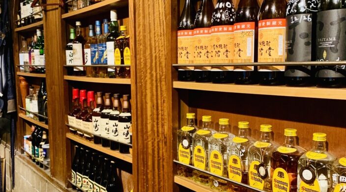 フースタ関西|生産者に寄り添い、串カツとおでんで人をつなぐ。東梅田の路地裏に生まれた、レトロで居心地のいい隠れ家「笠松」。