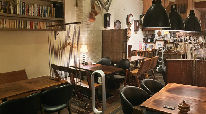 フースタ関西｜【神戸特集vol.21】三宮「tea room mahisa」倍の茶葉で淹れる紅茶。旅の続きから始まった、地下の喫茶店。