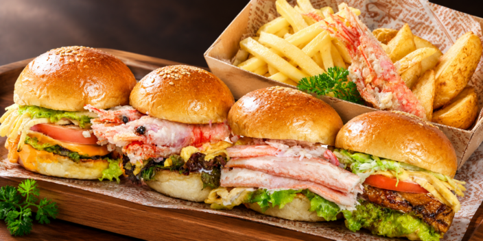 フースタ関西｜香住蟹を扱う水産会社が、新テイクアウト店「CRAB & SHRIMP」を10/15（木）に兵庫・城崎温泉にオープン！漁港から直送の香住蟹を使った贅沢ハンバーガーなどを開発